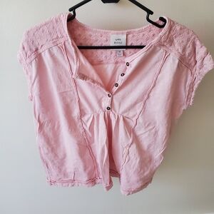 Knox Rose light pink Feminine short sleeve shirt.  Size medium.